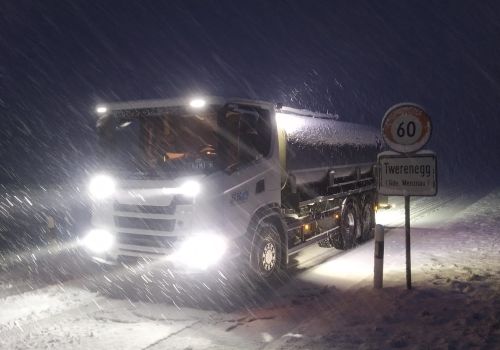 Lastwagen im Winter